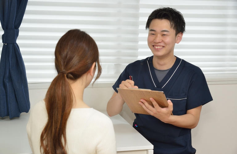 愛知県で唯一ゴッドハンドに選出｜書籍に掲載された整体で重症症状を改善｜名古屋市中区 おざ鍼灸院
